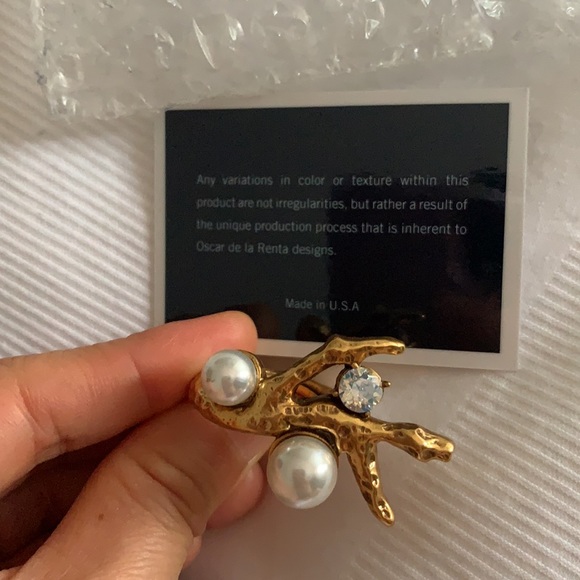 Oscar de la Renta faux coral ring - Picture 8 of 8